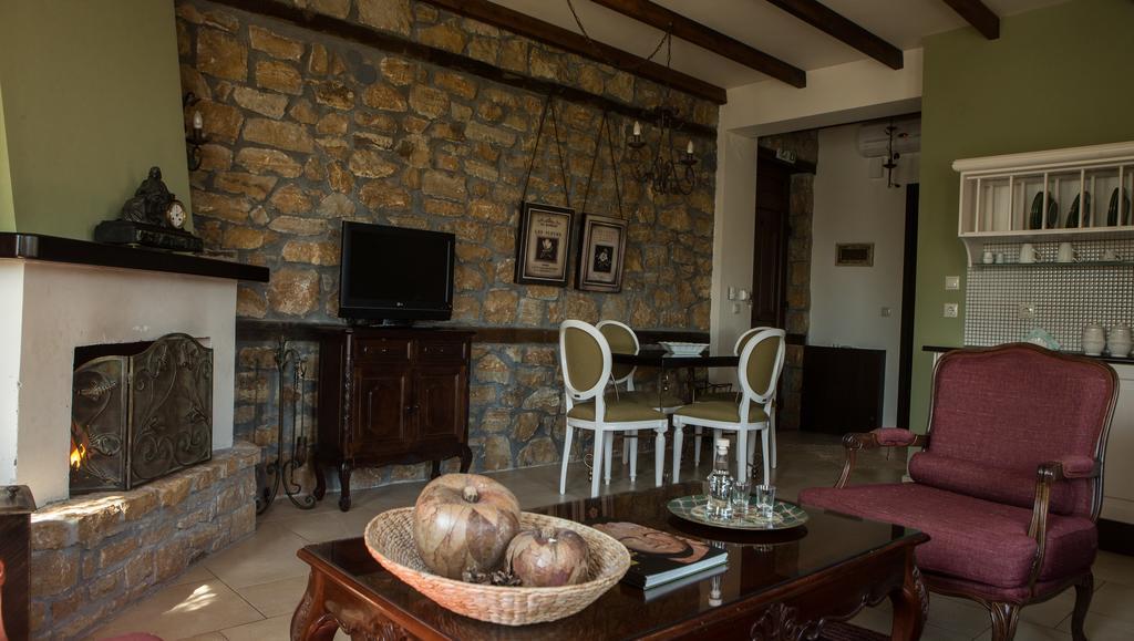 Archontiko Emmanouilidi Aparthotel Loutraki (Pella)